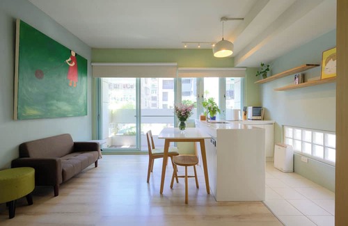 Songshan Apartment | Stylish 3F Studio, Core Taipei, Elevator, AC, 1 unit in a floor, Walk to MRT