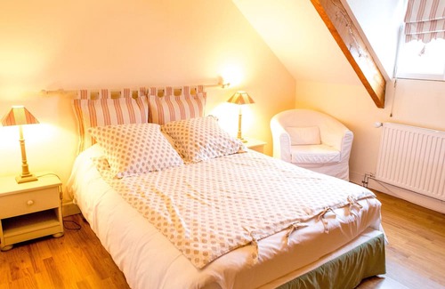 Guilly Bed & Breakfast | Family room in serene Loire setting