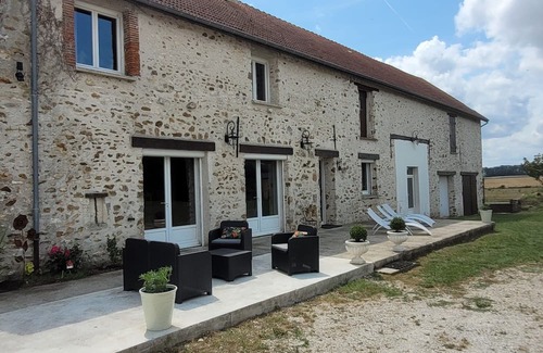 Corrobert House | Large capacity gîte in champagne.pets welcome!