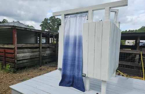 Keystone Heights House | Charming 2BR RV w/AC, Near Lakes & Parks — Perfect for Families