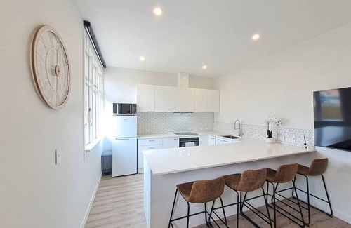 Saint Kilda House | Tainui Charm - 2 Apartments