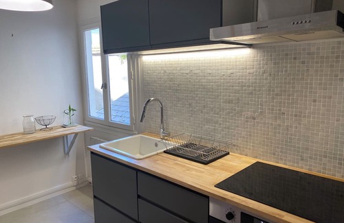 Bourgogne Apartment | Balcony with Loire view Car park 50m away Pets welcome