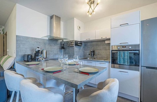 Woippy Apartment | Spacious - 4 pers' - Balcony - 2 beds - Parking