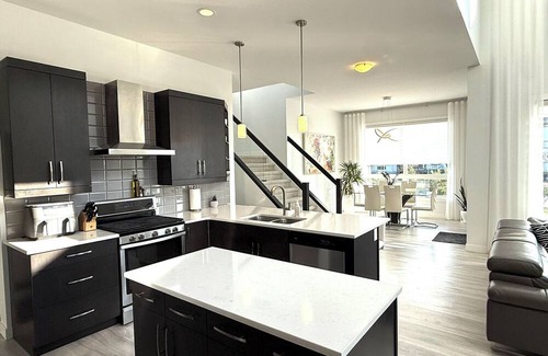 Fort Gary House | Luxury 3 bedroom, 2.5 bath home in Bridgwater