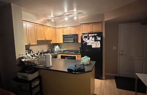 King West Village Apartment | Cozy 1-Bedroom Apartment with Unique View - Available for School Holidays Only