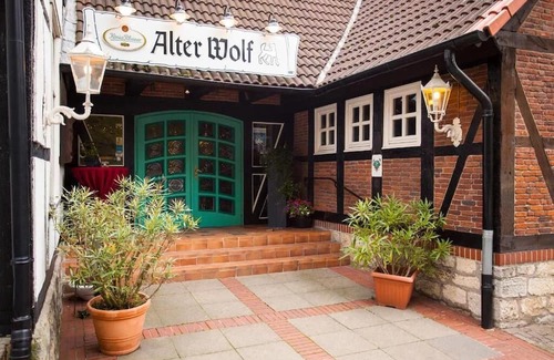 Wolfsburg Cottage | Historic private hotel with character – ideal for groups and families