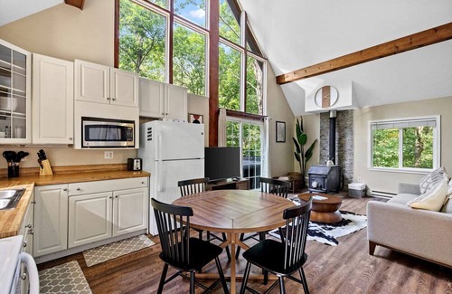 Ridgeway Cabin | Fantastic Cabin with Barbecue and Hot-tub in Gerrardstown, West Virginia