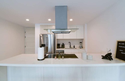 El Tezal Apartment | 2BR Gem: City & Beach
