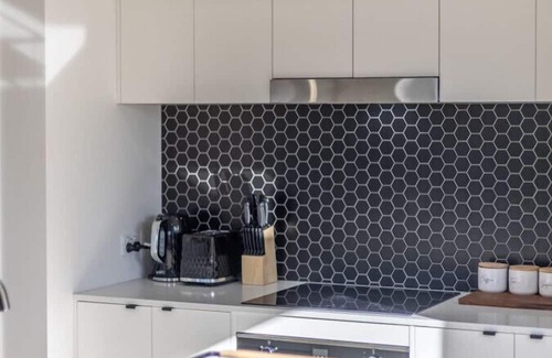 Greenbank House | Convenient Brandnew 4 Beds House, 5 mins to mall