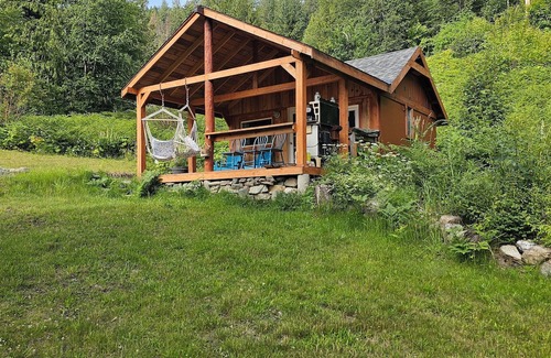 Kaslo Cabin | Purcell Cabin at Paradise Hills