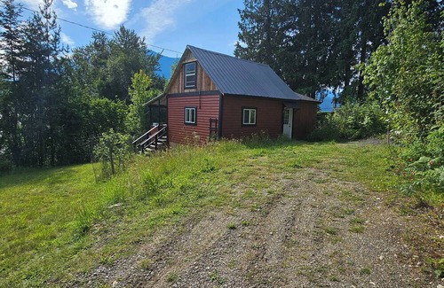 Kaslo Cottage | The Cottage at Paradise Hills