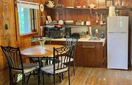 Kaslo Cottage | The Cottage at Paradise Hills