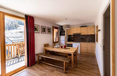 Les Orres Apartment | Les Chalets De Bois Méan - A - Beautiful mountain apartment in the Orres 1800