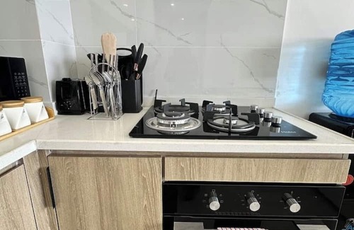Kilimani Apartment | Cozy 1BR on Riara Road near Junction mall
