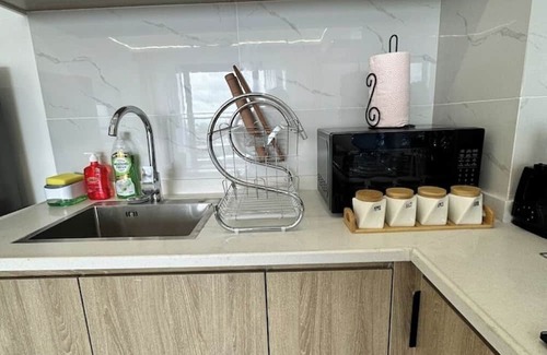 Kilimani Apartment | Cozy 1BR on Riara Road near Junction mall