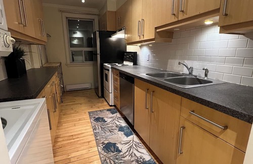 The Beaches House | Be at the Beach! Big and Beautiful 2Bedroom Rental
