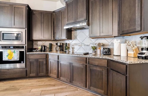 Medina Valley House | Charming 5BR Retreat Near Trails & Shops