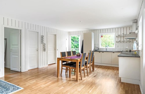 Bergshamra Cottage | Quaint 3 room cottage fully equipped in Stockholm.
