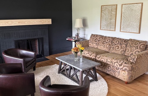 Leesville Other | Farmhouse Escape in Batesburg-Leesville! Lake Murray, SC!