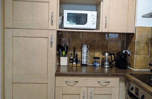 Tourrettes Apartment | Air-conditioned apartment with swimming pool in a tourist residence in Callian