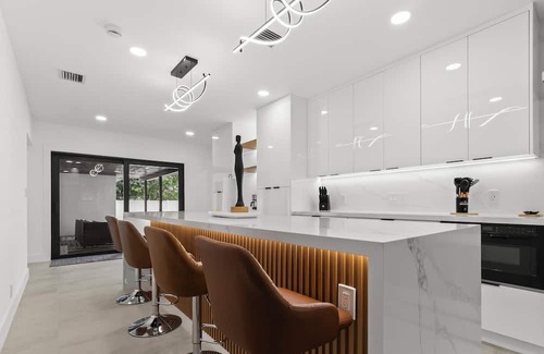 Pompano Beach House | Luxury Home Pool & Near Beach In Pompano Beach