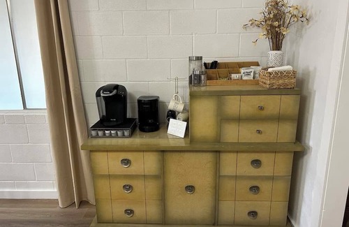 Barksdale House | The Nueces River Retreat - Gathering House