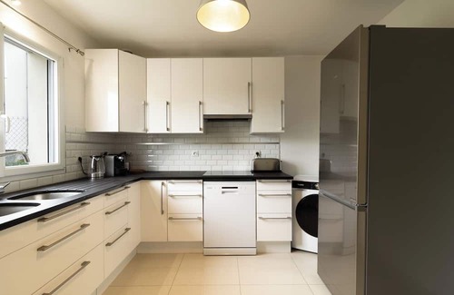 Bry-sur-Marne Villa | Cosy House with Garden Paris Disney