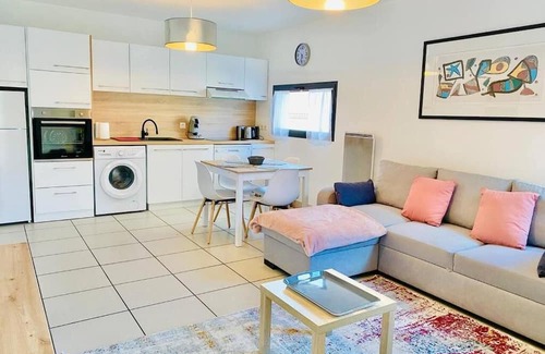 La Gare Apartment | 2-BEDROOM CITY CENTER APARTMENT WITH BALCONY AND ELEVATOR
