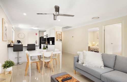 Sunnybank Apartment | Smart Suites Self Check-in Apartments - 144 Dixon