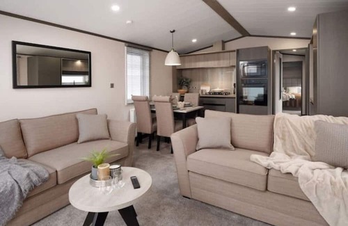 Letham Grange Cabin | Luxurious & Lucrative Lakewood