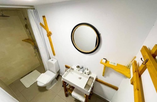 Plopul Bed & Breakfast | Relaxing bed & breakfast retreat in Murighiol with modern amenities