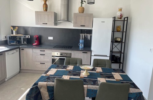 Saint-Jean-de-Muzols Villa | DOU VILLA SAINT JEAN DE MUZOLS