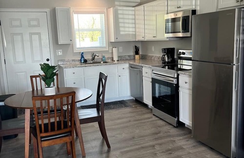 Washington Court House Apartment | Charming 2-bedroom apartment with AC, WiFi in Washington Court House