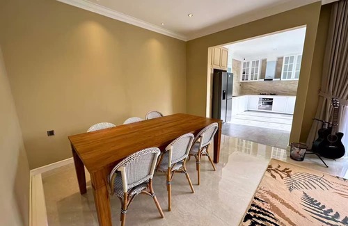 Batam Villa | Luxury 4 Br Villa Orchard Park