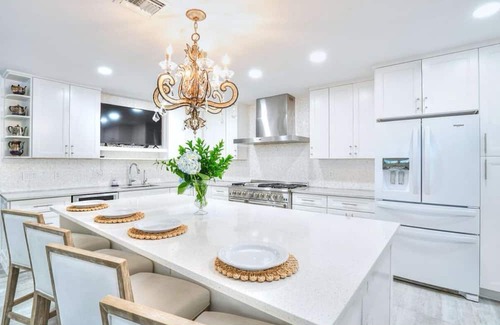 Southside House | Brand-New Listing – Be Among the First to Stay in the Heart of SoSo! Sleeps 6