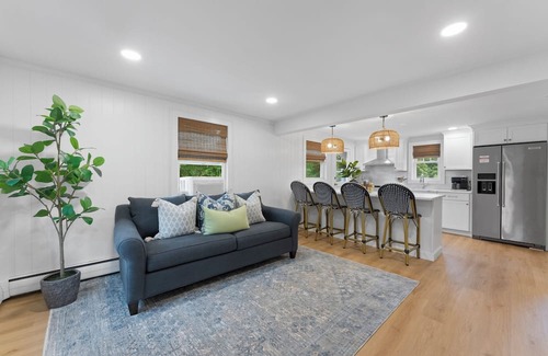 West Mystic House | Cozy 1-bedroom house within walking distance to Downtown Mystic!