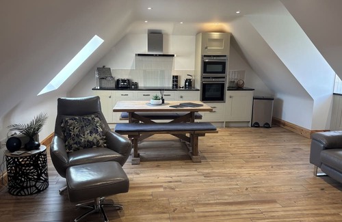 Horncastle Apartment | Upper Pentlands - One bedroom luxury apartment with gym (pet-friendly)