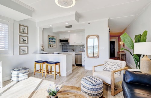 Downtown Wilmington Apartment | Luxurious riverfront condo, Historic Downtown Wilmington, walk to everything!