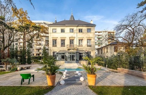 Leon Blum - Bon Coin Other | Unique and secret castle in Lyon Villeurbanne, Park & Pool