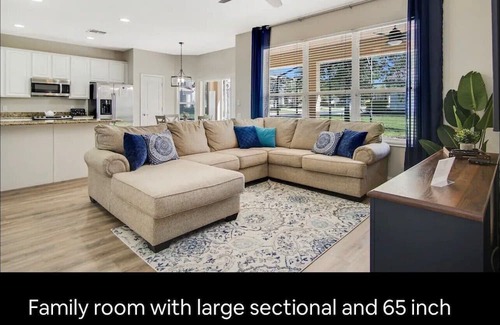 Windsor Hills House | Hilltop Villa: Star Wars and Princess room near Disney and Universal