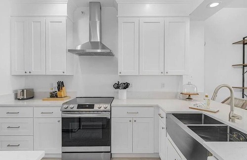 Naples Condo | Professionally Renovated Luxury Golf Condo in Beautiful Lely Resort