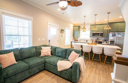Celina Cottage | The Getaway: 3 bed/2 bath Lakeside Cottage w/King Beds!