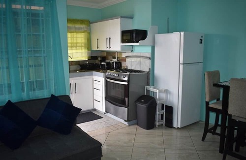 Corinthe Apartment | Cherie Daze Villa- Charming 1-bedroom apartment.