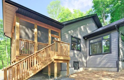 Lake of Bays House | Luxury Estate close to Dwight Beach, Huntsville, Muskoka