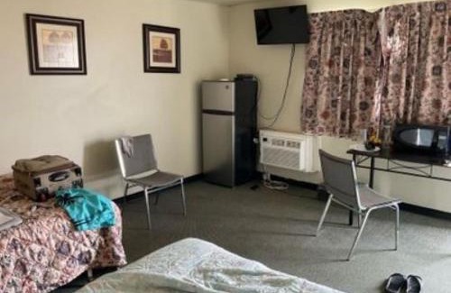 Gull Lake Hotel | Gull Lake Lodge Motel