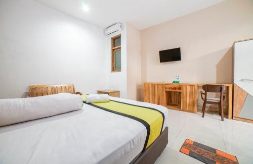 Baturetno Hotel | Blok O International Guest House by MHM
