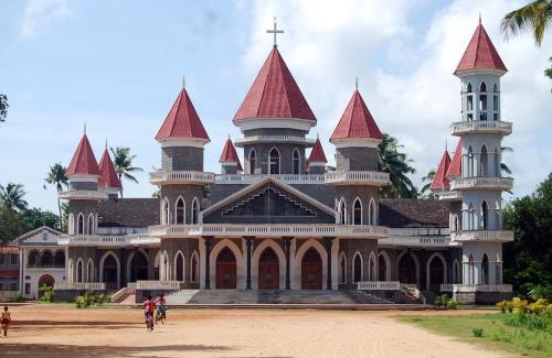 Kodungallur Hotel | CASA DE CANOLI - A Private backwater villa