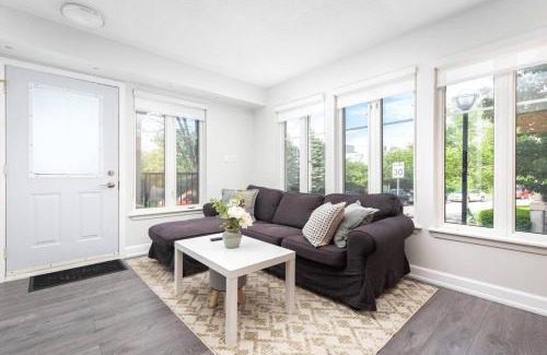 King West Village Apartment | Private Cozy 1BR Home Liberty Village - Sleeps 3!