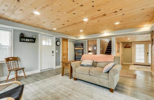 Rock Creek House | Charming Happy Valley Home 13 Mi to Portland!