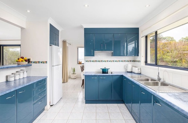 Harbour Breezes – views of Boat Harbour